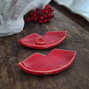 Szybka wysyłka Ceramiczna usta podstawka na biżuterię