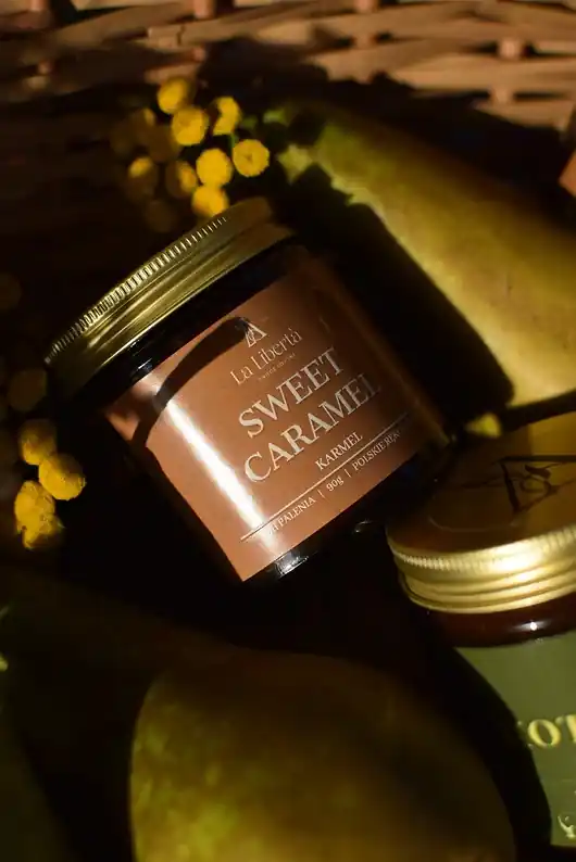 Jesienna świeca sojowa SWEET CARMEL Oferta czasowa