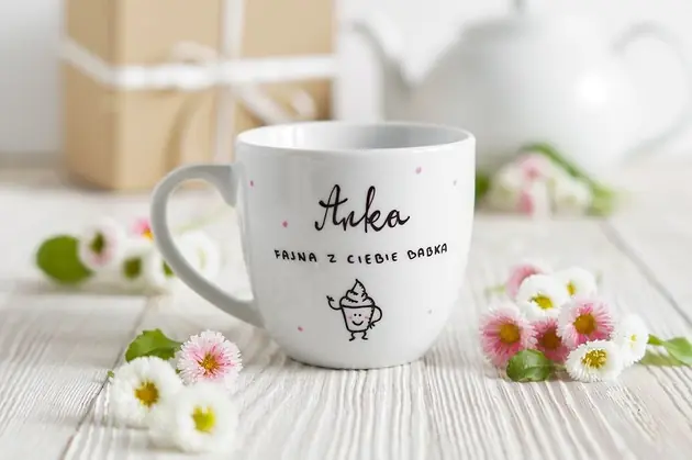 Kubek z imieniem Fajnej Babki Bezpieczne zakupy