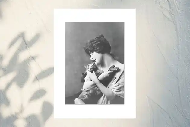 Ostatnia szansa Fotografia z passe-partout Dama z kotem