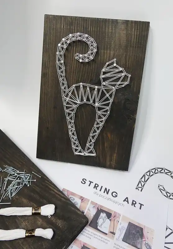 KOT obraz string art Tani