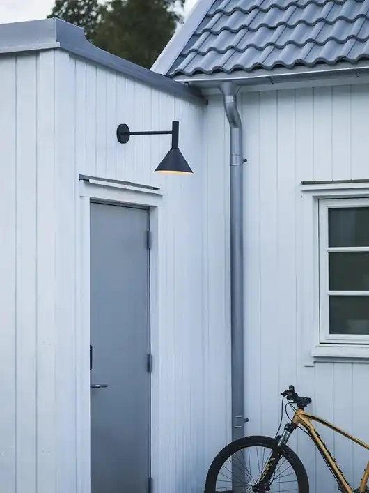 Zamów teraz Czarna kinkietowa lampa zewnętrzna Tripp 50 cm