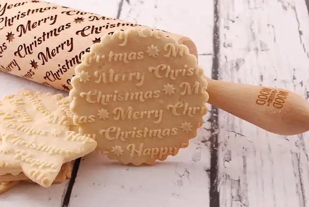 MERRY CHRISTMAS TEXT - grawerowany wałek do ciasta - świąteczny prezent Oferta limitowana