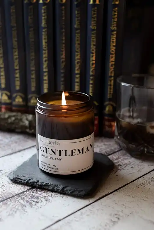 Świeca sojowa o zapachu męskich perfum GENTLEMAN Wybór klientów