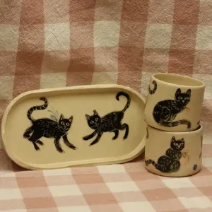 Ekspresowa dostawa Ceramiczny talerzyk w zabawne koty. Ceramika ręcznie robiona