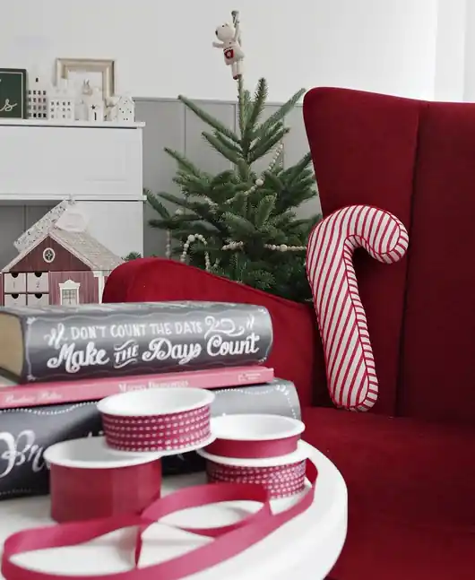 Oferta czasowa Świąteczna dekoracja, poduszeczka w kształcie lizaka