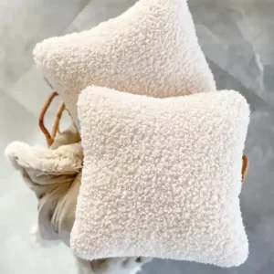 Poduszka kwadratowa boucle baranek ecru Oferta czasowa