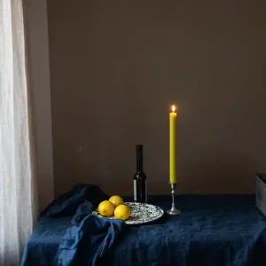 DELIKATNY OBRUS Z LNIANEGO MUŚLINU - navy blue Dostępne od ręki
