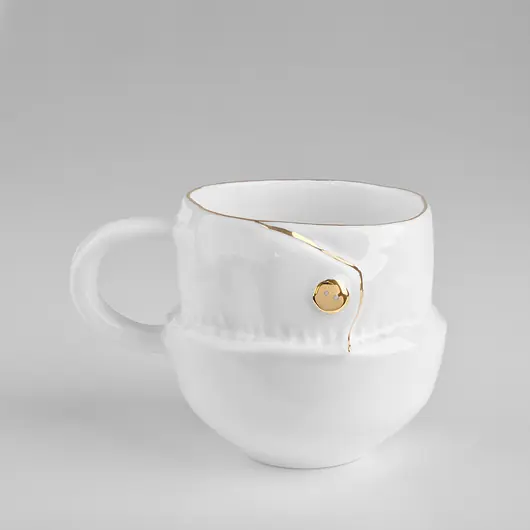 Porcelanowa Filiżanka w Ubranku Obniżka ceny