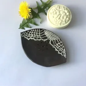 Najlepsza cena Mydelniczka ceramiczna "Koronka"