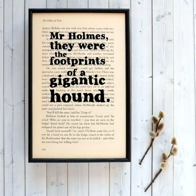 Plakat w drewnianej ramie Sherlock Holmes gigantic hound Bonami Tylko dziś