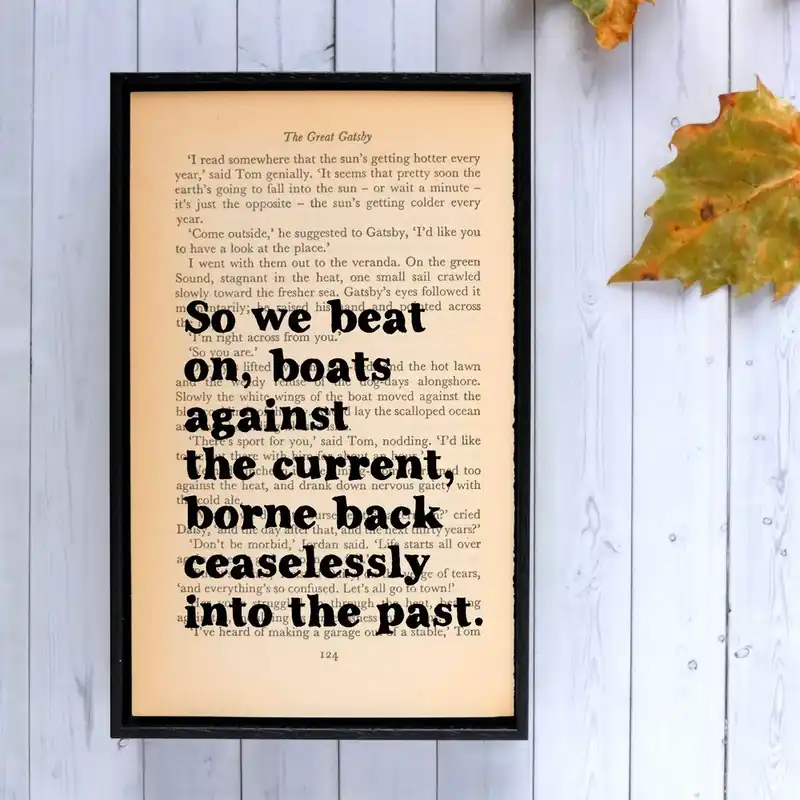 Premium Plakat w drewnianej ramie The Great Gatsby We Beat On Bonami