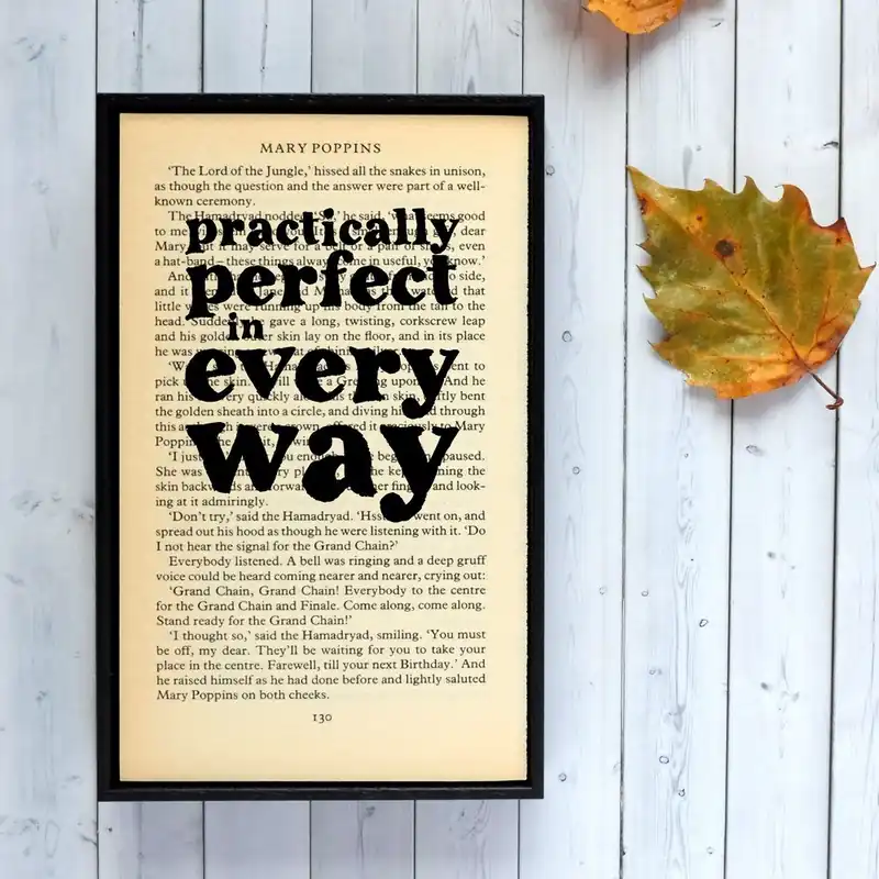 Dodaj do koszyka Plakat w drewnianej ramie Mary Poppins Practically Perfect Bonami