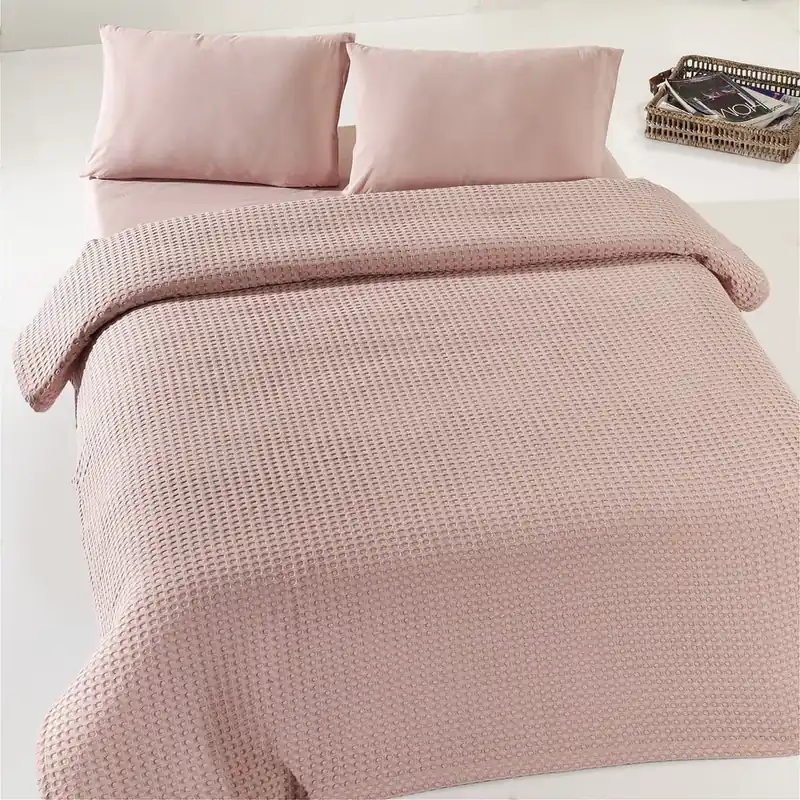Kup online Beżowo-różowa dwuosobowa narzuta Dusty Rose Pique, 190 x 225 cm Bonami