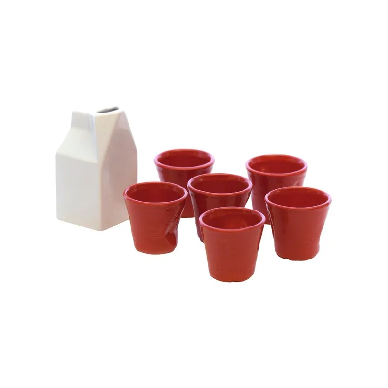 Biało-czerwony zestaw mlecznika i 6 filiżanek do espresso Kaleidos Milk Bonami Cena promocyjna